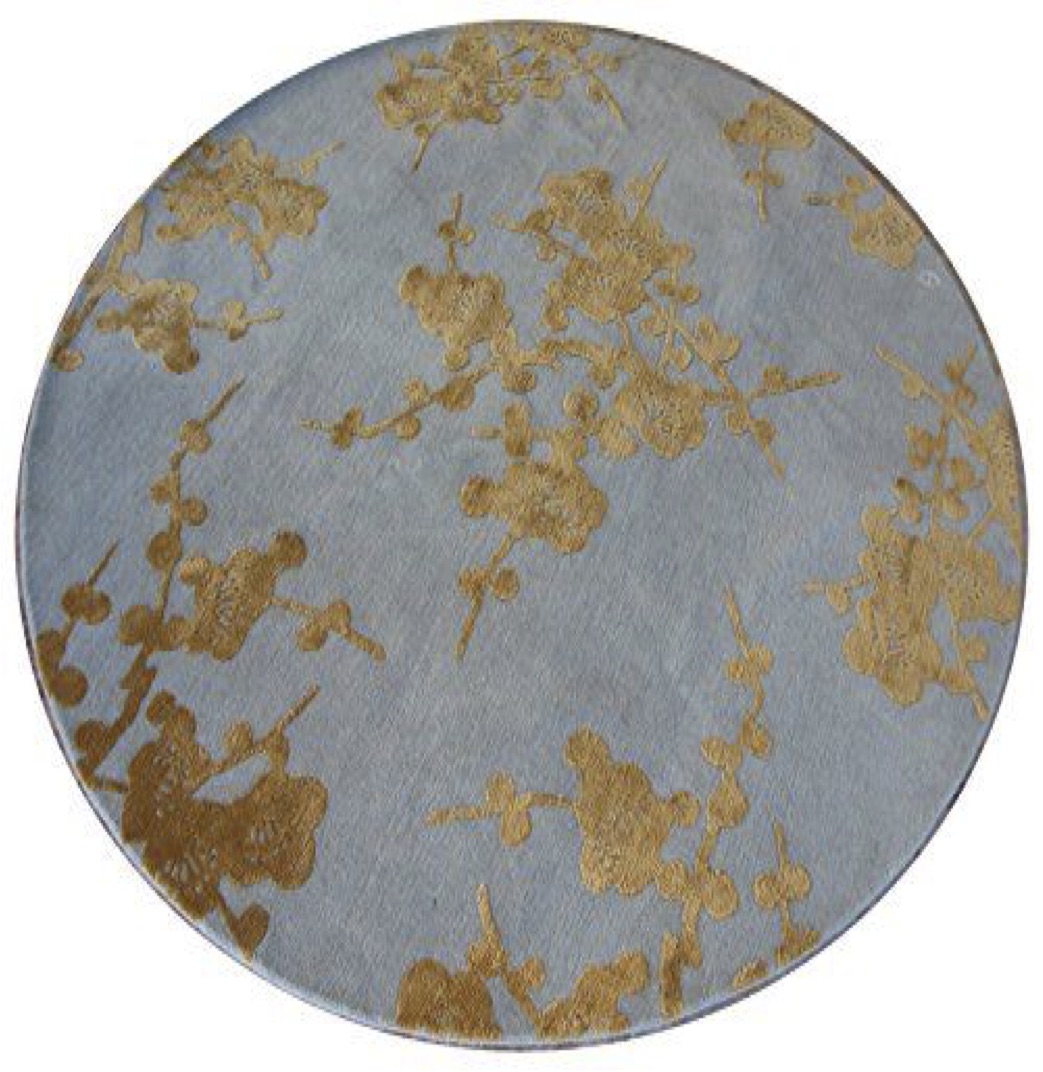 Round rugs.