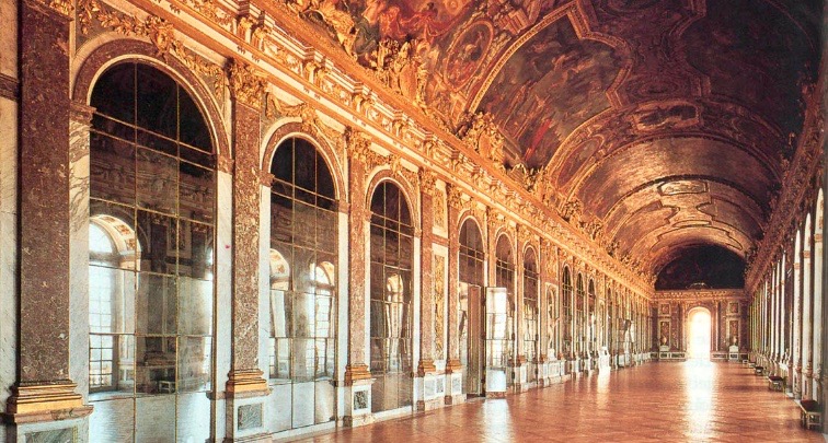 Mirrored walls.