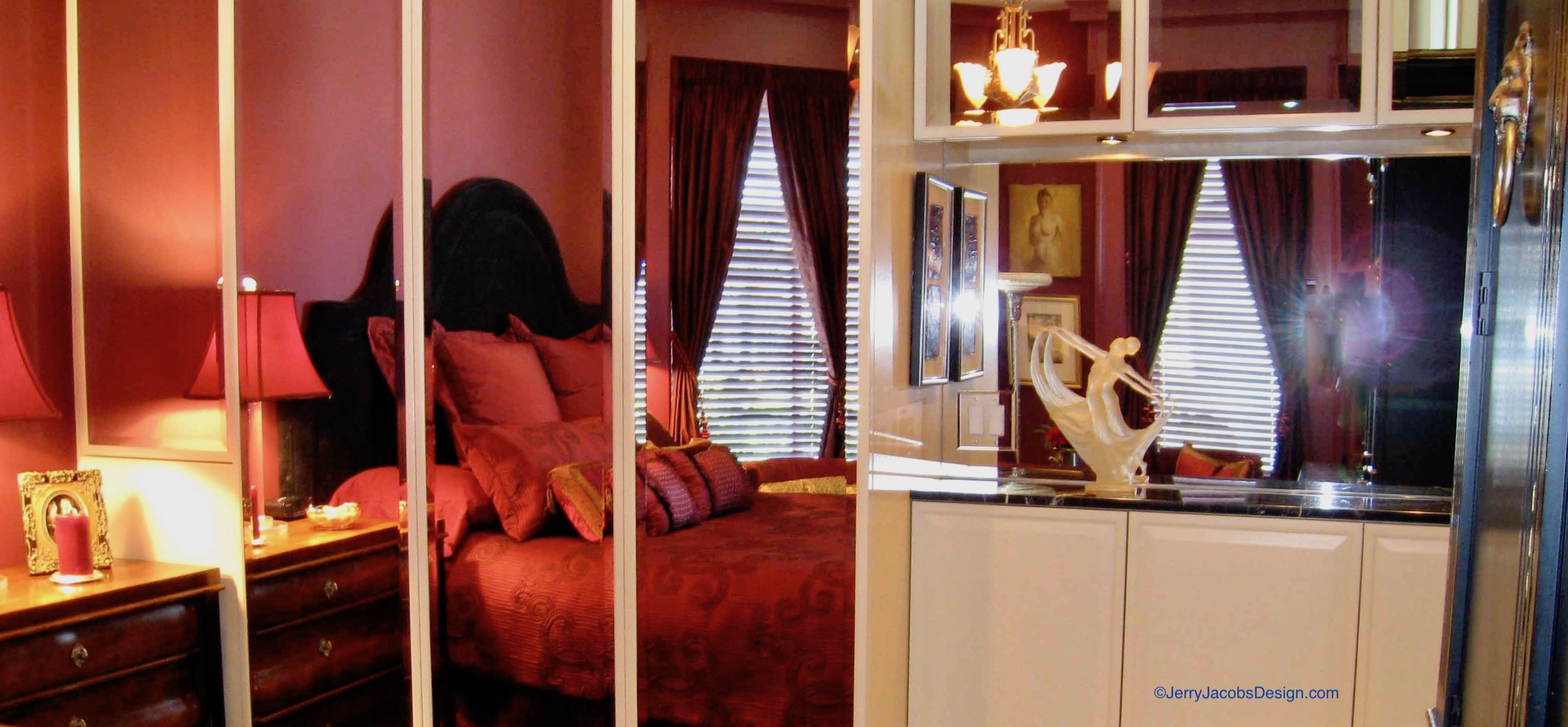 Mirrored walls.