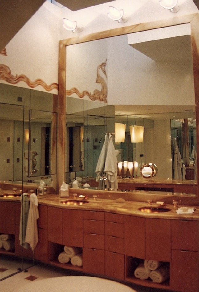 Bath design. Grand mirror frame in Giallo Siena. Catemaco Veracruz, MX