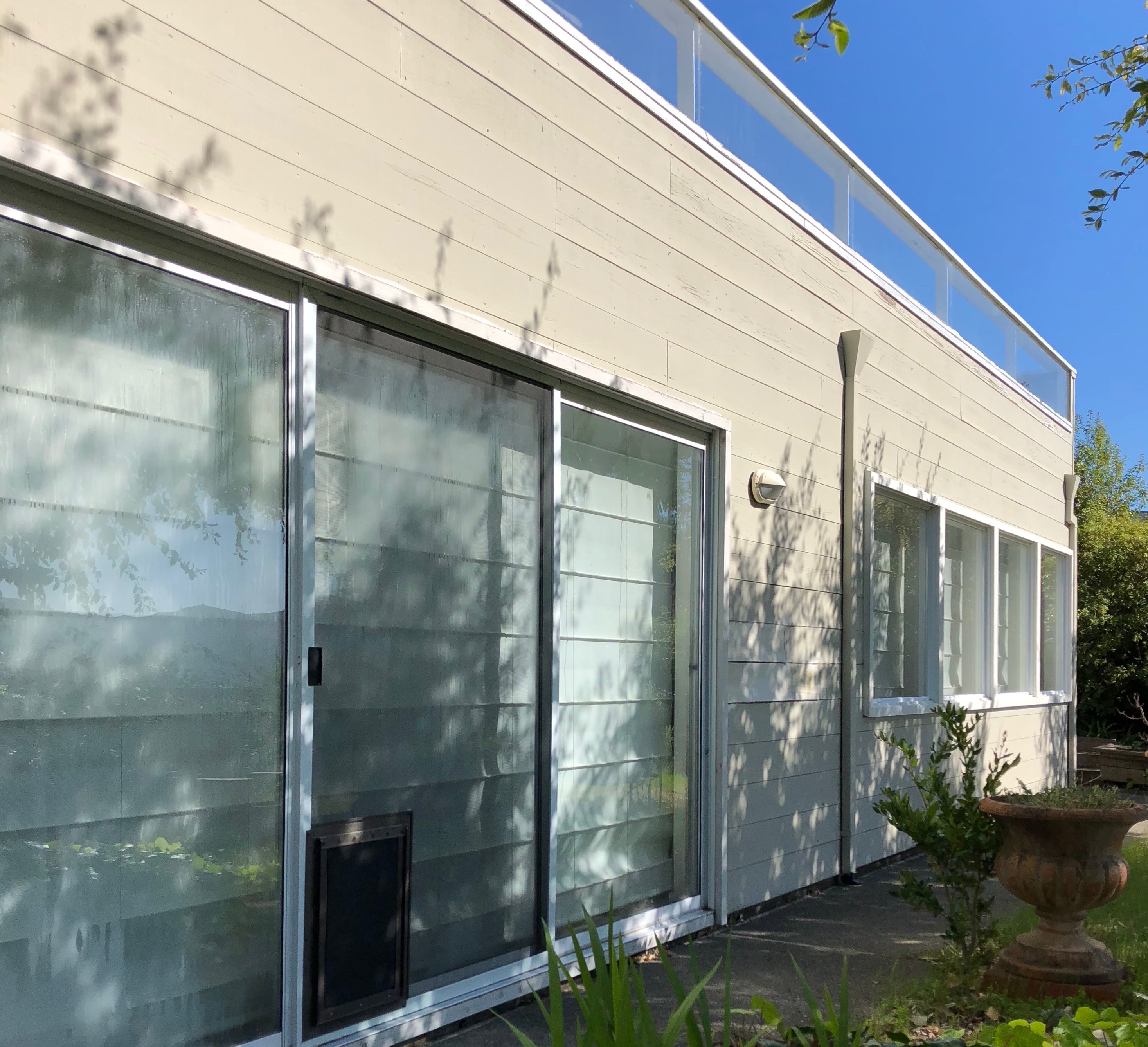 Tiburon single home Architectural remodeling. 500 sf addition and raised deck by Jerry Jacobs Design©