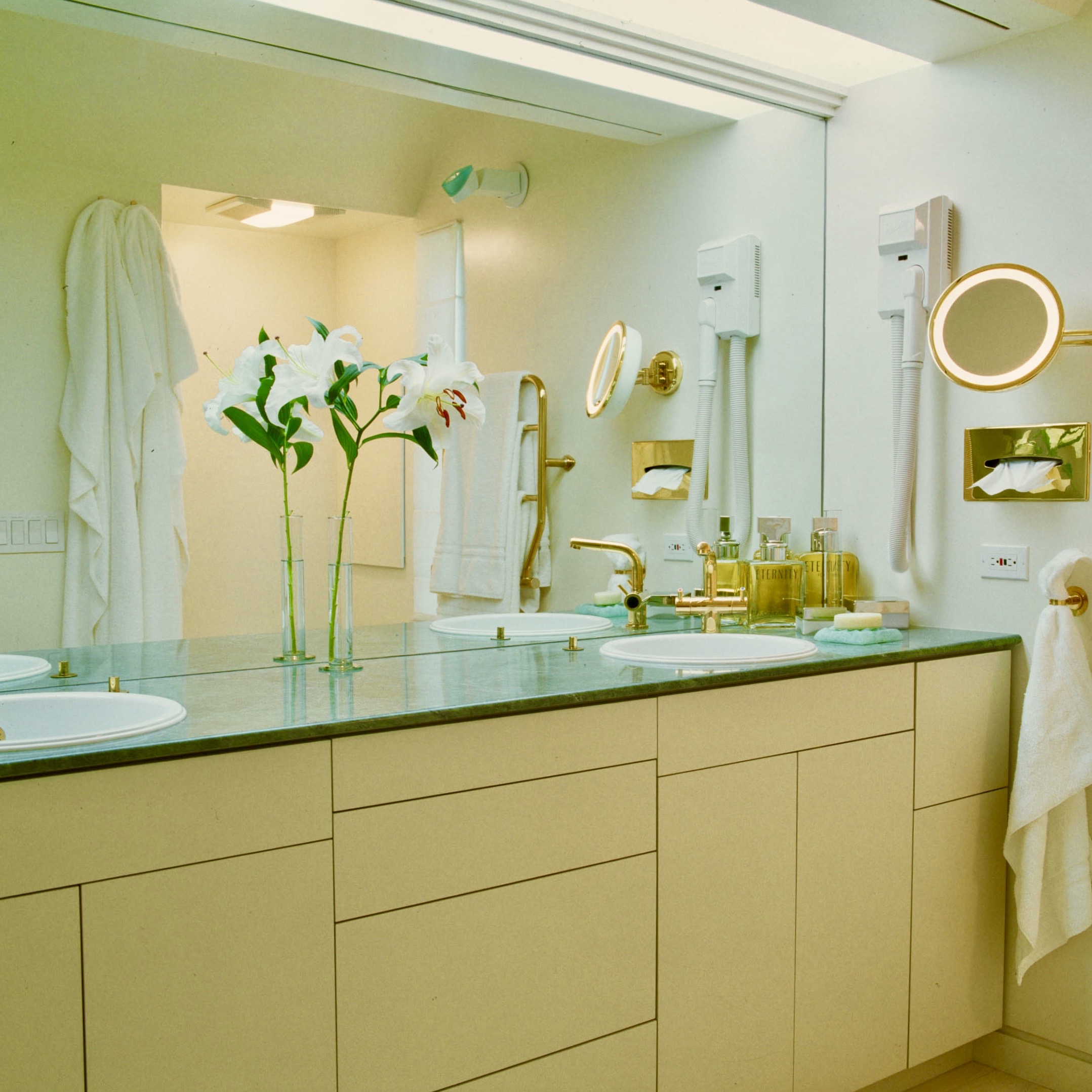 Interior Design Belvedere Tiburon. Timeless Apartments.Designed and built by Jerry Jacobs Design ©. Bathroom of the unit designed for the Belvedere Tiburon Hill.
