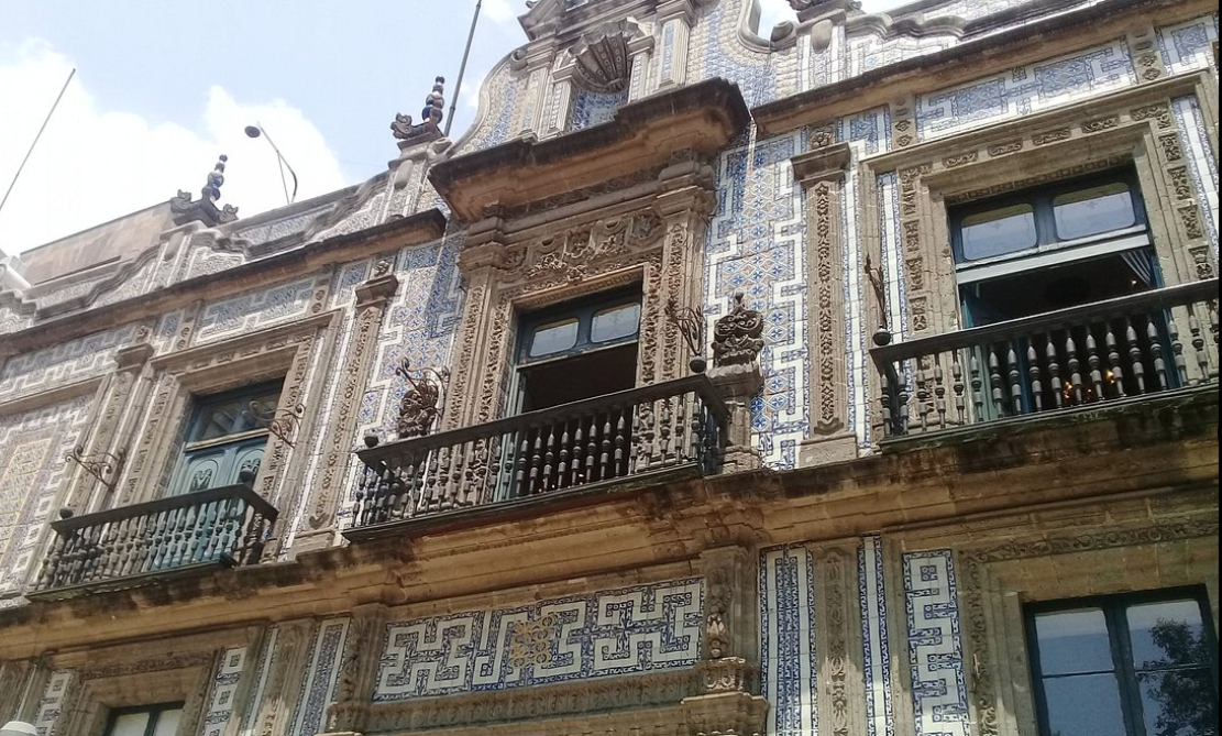 The Future of Luxury Retail. La Casa de los Azulejos. Sanborn's CDMX Centro